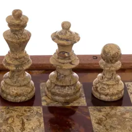 Шахматы "Европейские" из красного дерева, фигуры из красного оникса и мрамора-ракушечника