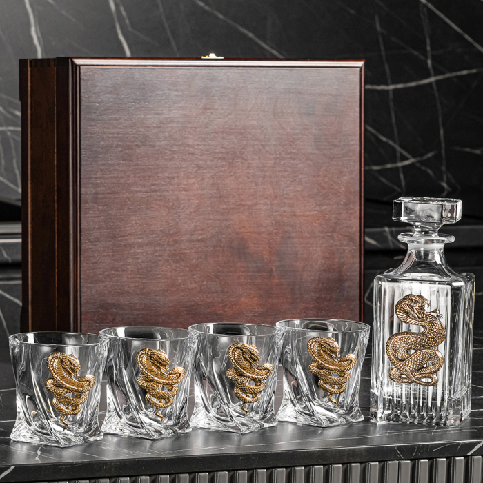 A set for whiskey "Cobra. Timeless" with a damask, for 4 persons, in a casket