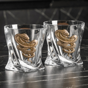 A set for whiskey "Cobra. Timeless" with a damask, for 4 persons, in a casket