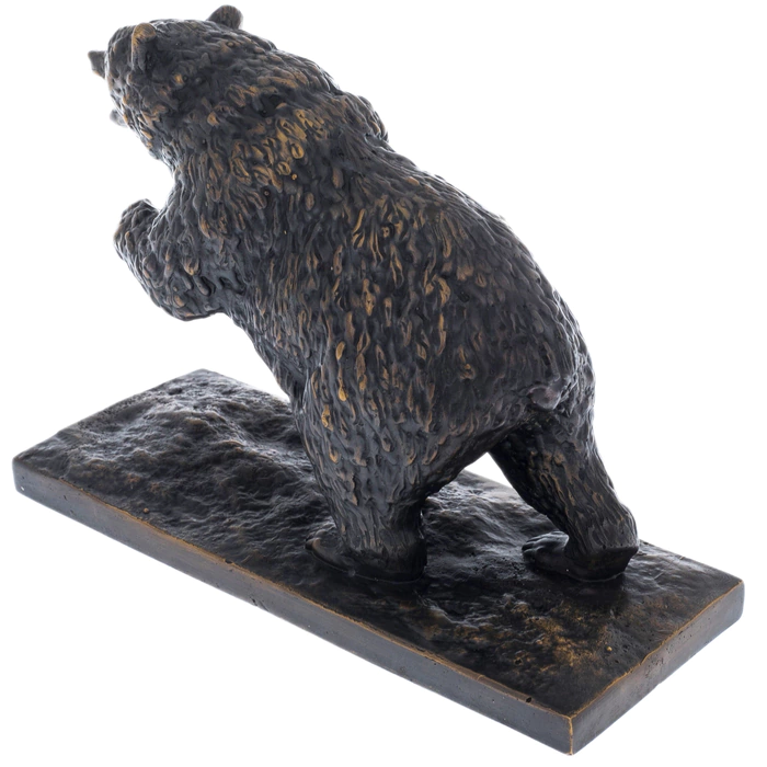 The author's bronze sculpture "The Bear attacks"