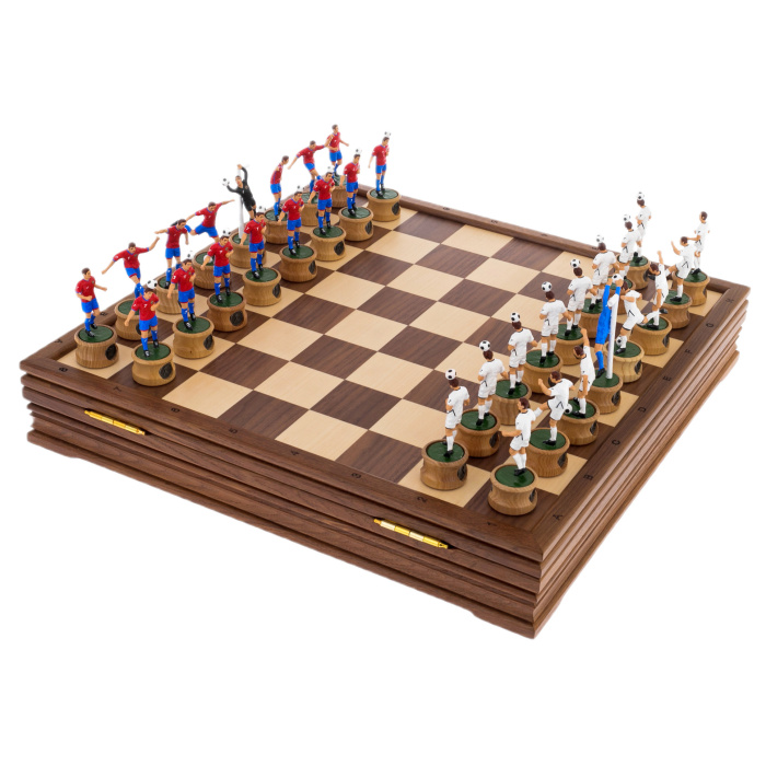 Шахматы из дуба искусственного морения "Футбол - ЦСКА"