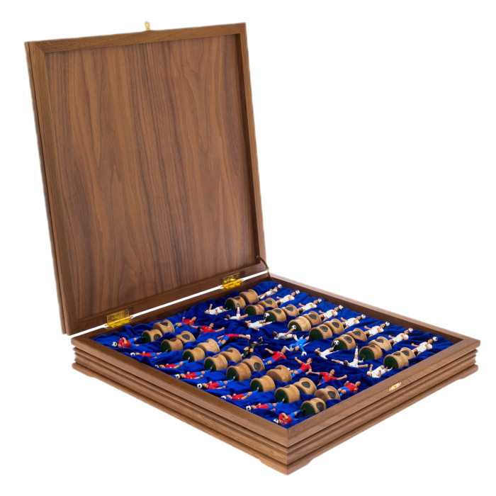 Шахматы из дуба искусственного морения "Футбол - ЦСКА"