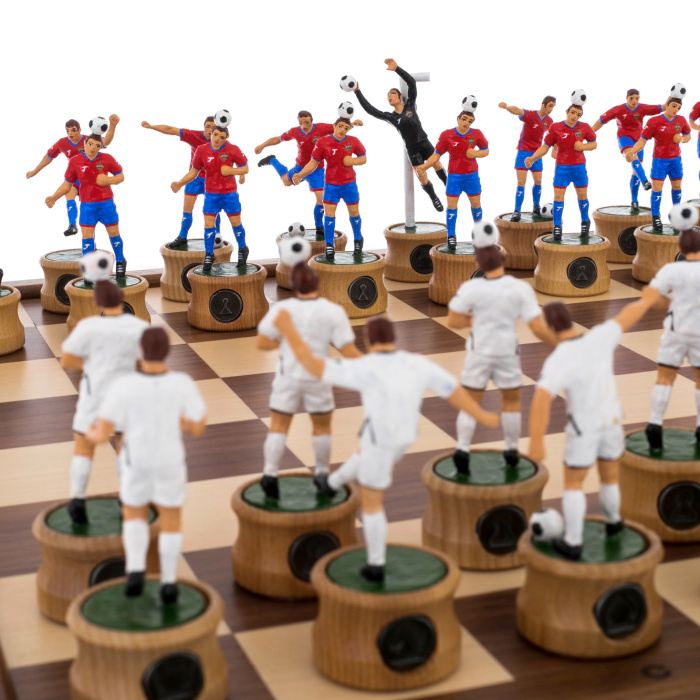 Шахматы из дуба искусственного морения "Футбол - ЦСКА"