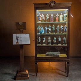 Collection of alder statuettes "History of the Russian State" 21 pieces, with a showcase