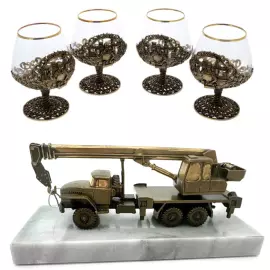 Набор подарочный "Строитель" с бокалами для коньяка и статуэткой "Автокран"