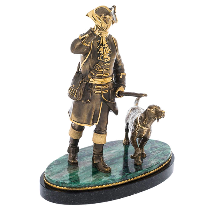 Gift set "Tsar's Hunt" with the book "Russian hunting. Royal" and a statuette