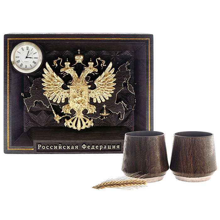 Gift set made of stained oak with murals and whiskey glasses