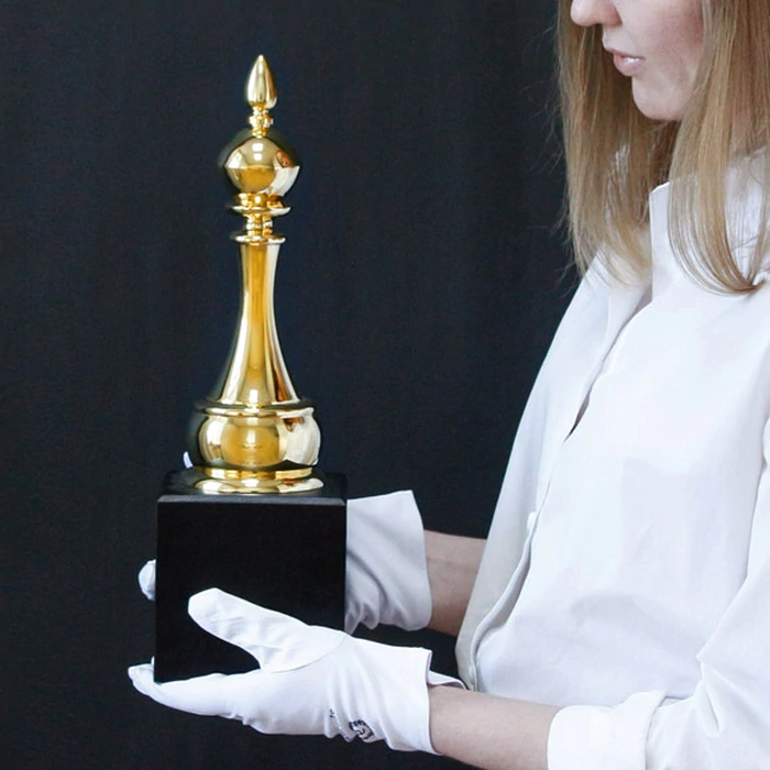 A gift to the head of the "Key figure"