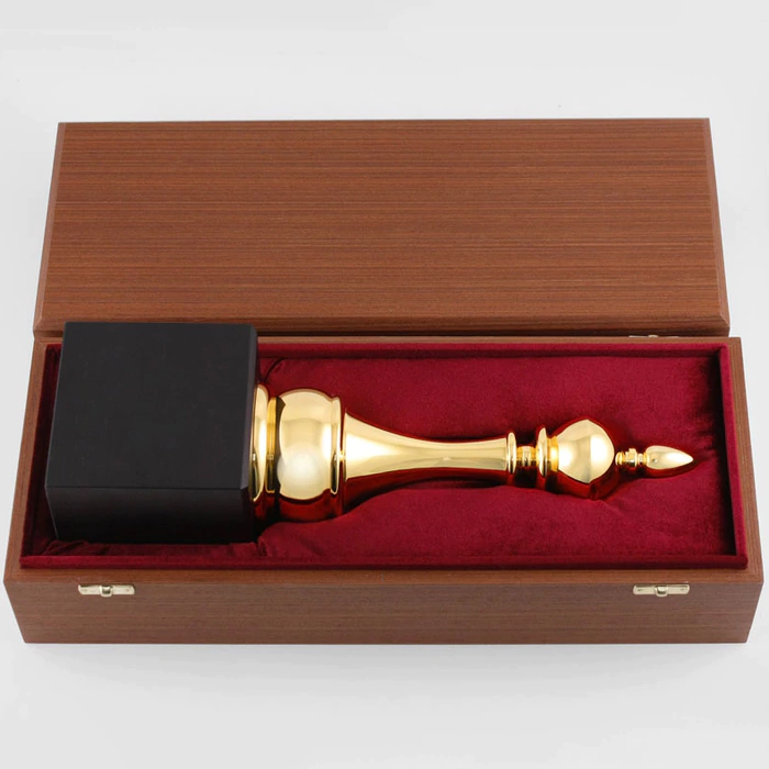 A gift to the head of the "Key figure"