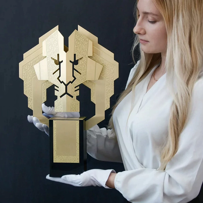 A gift to the head of "Strong in spirit"