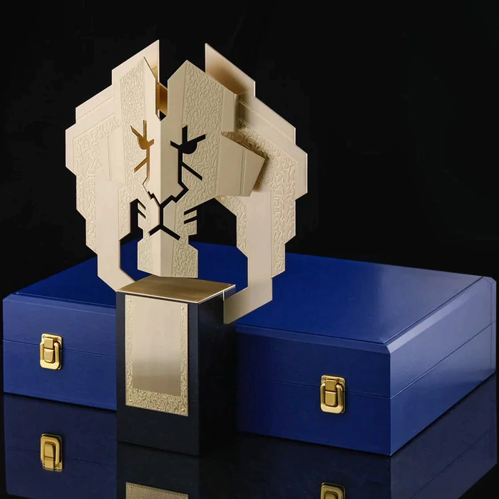 A gift to the head of "Strong in spirit"