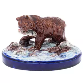 Статуэтка из фаянса "Медведь на охоте"