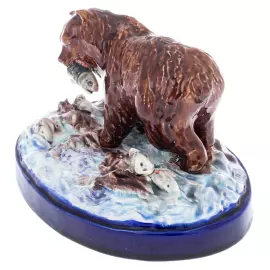 Статуэтка из фаянса "Медведь на охоте"