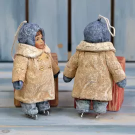 Коллекционная елочная ватная игрушка "Девочка на коньках" из коллекции "Советское детство"