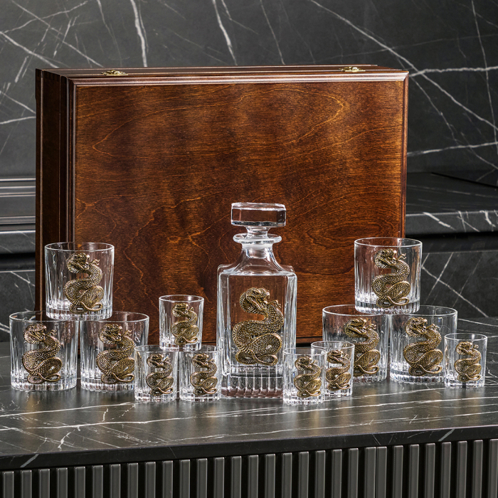 A set for whiskey "Snake. Timeless" with a damask, glasses and glasses, for 6 people, in a casket