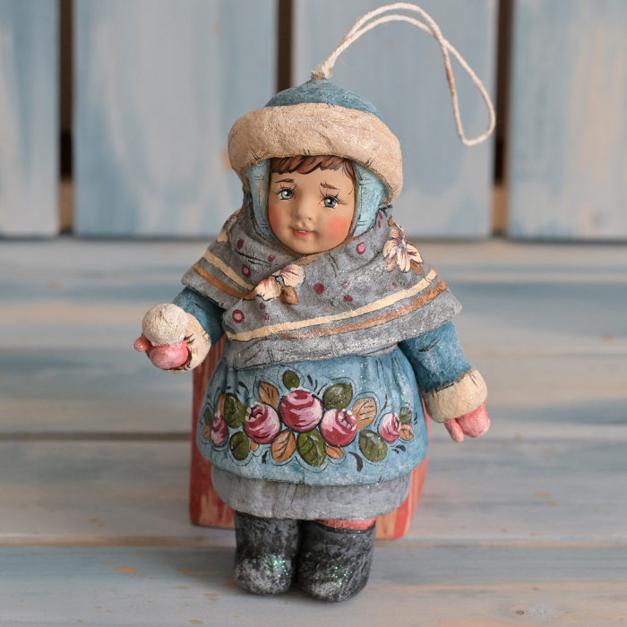Коллекционная елочная игрушка "Снегурушка со снежком" из коллекции "Новый год"