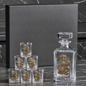 A set of Snake stacks. Timeless" for 6 people, in a box