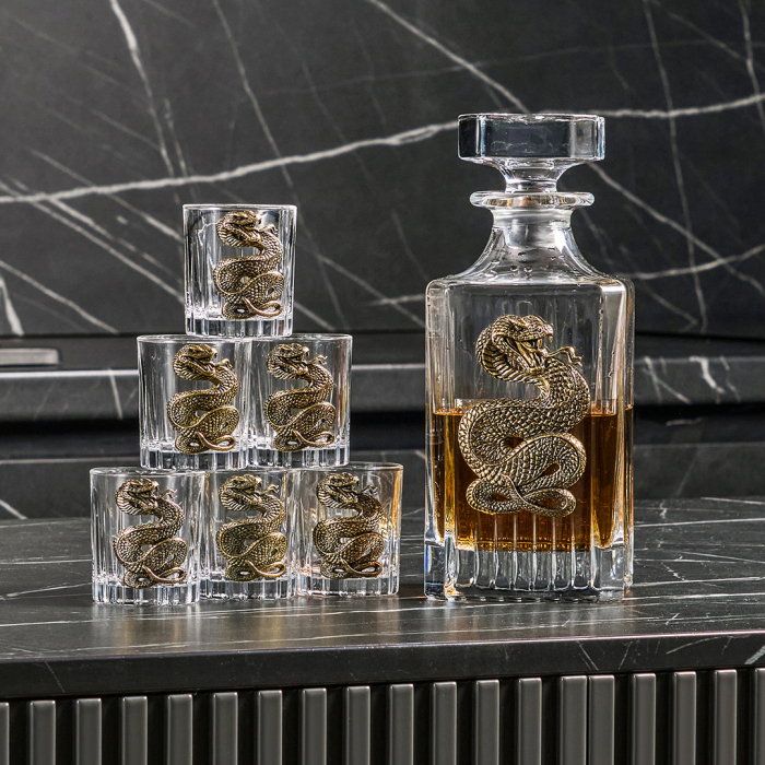 A set of Snake stacks. Timeless" for 6 people, in a box