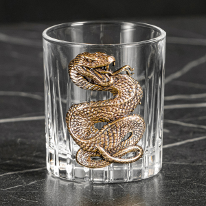 A set of Snake stacks. Timeless" for 6 people, in a box