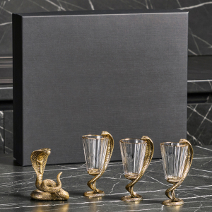 Gift carriage set with "Snake" statuette for 3 persons, in a box