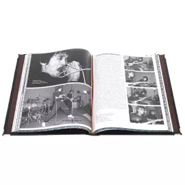 Книга в кожаном переплете "Виктор Цой. История легенды" в коробе