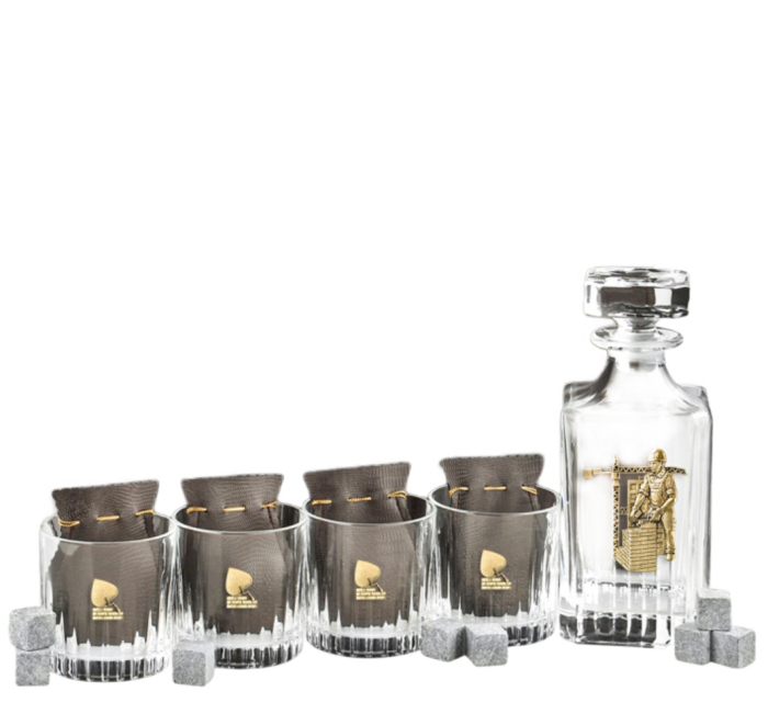Whiskey set "Builder. TImeless" for 4 people, in a box