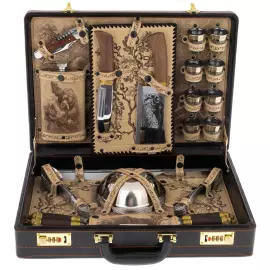 A gift set for a picnic "Bear" for 8 people