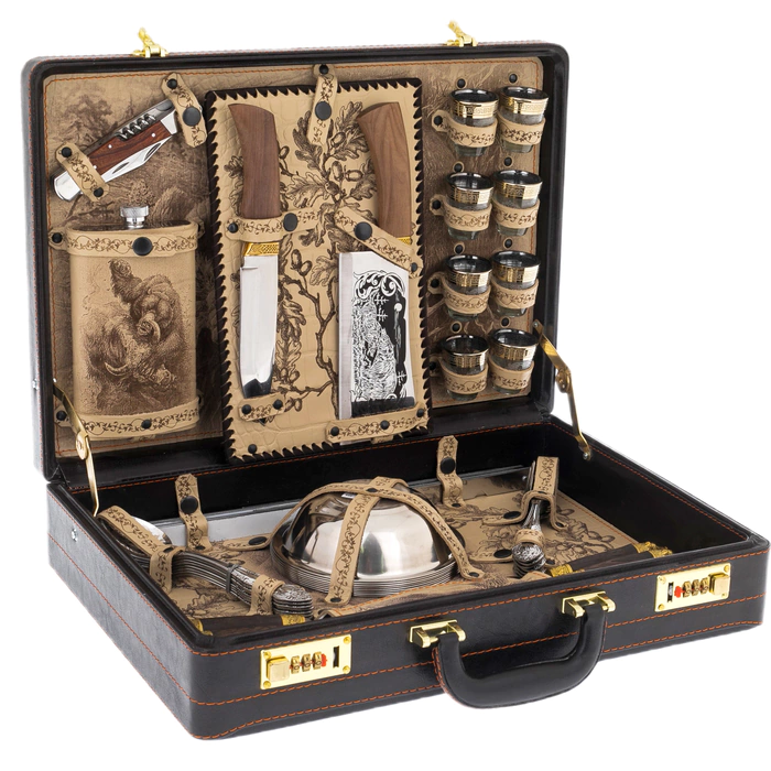 A gift set for a picnic "Bear" for 8 people