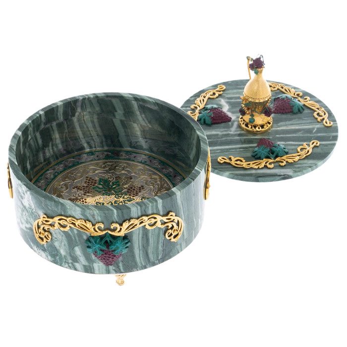 Box made of ophicalcite "Grapevine" Zlatoust