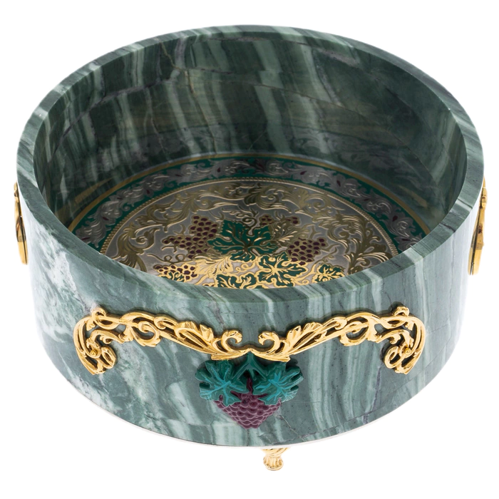 Box made of ophicalcite "Grapevine" Zlatoust