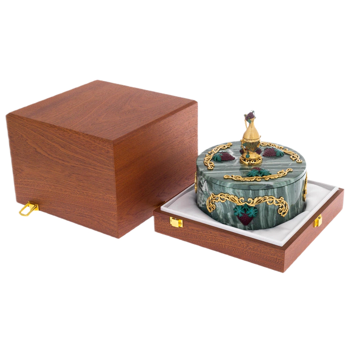 Box made of ophicalcite "Grapevine" Zlatoust