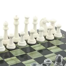 Шахматы из офиокальцита и долерита "Стаунтон" с фигурами из мрамолита