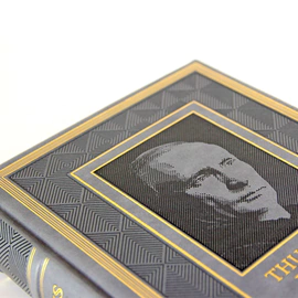 Книга в кожаном переплете "Так сказал Путин. Речи, цитаты, афоризмы" на английском языке