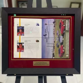 Журнал с 14-ю автографами автогонщиов: Айртона Сенны, Алена Проста, Джонатана Палмера, Найджела Мэнселла, Риккардо Патрезе и других