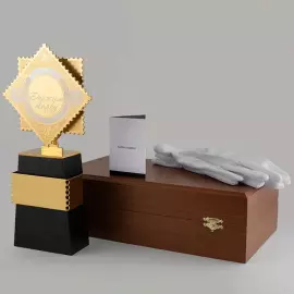 Корпоративный подарок "Держим марку"