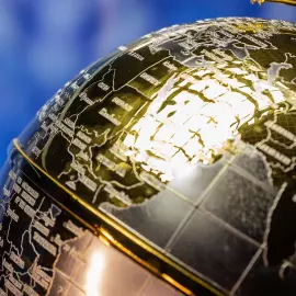 Интерьерная композиция "Глобус"