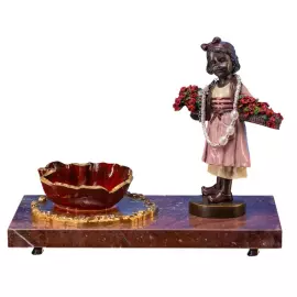 Композиция из мрамора и бронзы "Нежность" с вазочкой