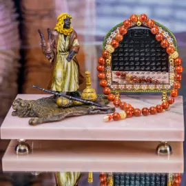 Композиция из мрамора "Щедрый дар"