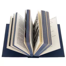 Книга в кожаном переплёте "Мудрость лидера"