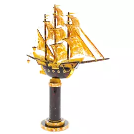 Корабль из янтаря "Бригантинна"