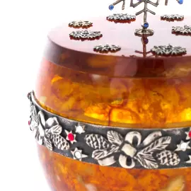 Шкатулка для украшений из янтаря и бронзы "Зима"