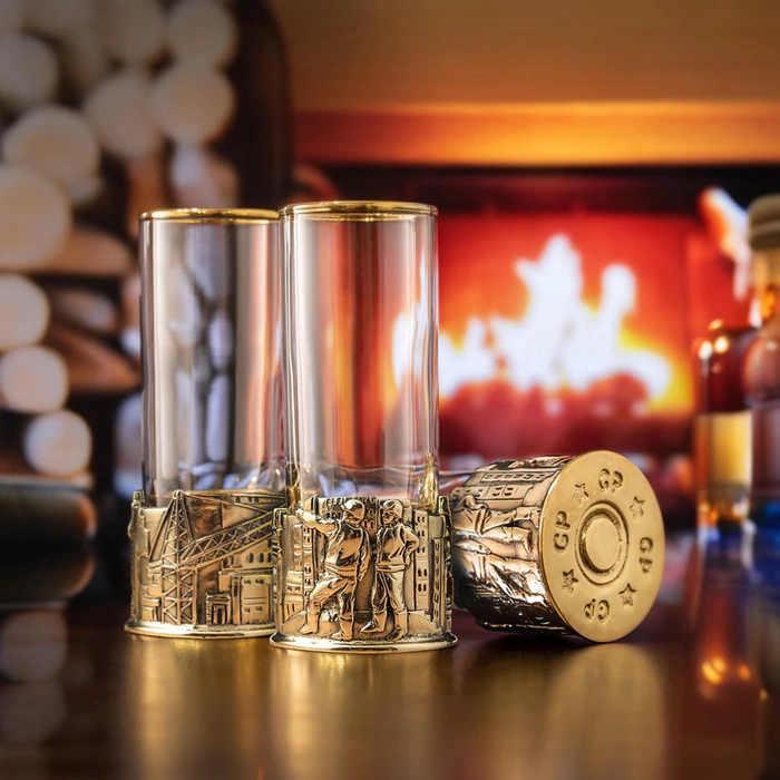Vodka set "Builder" for 3 people, in a wooden box