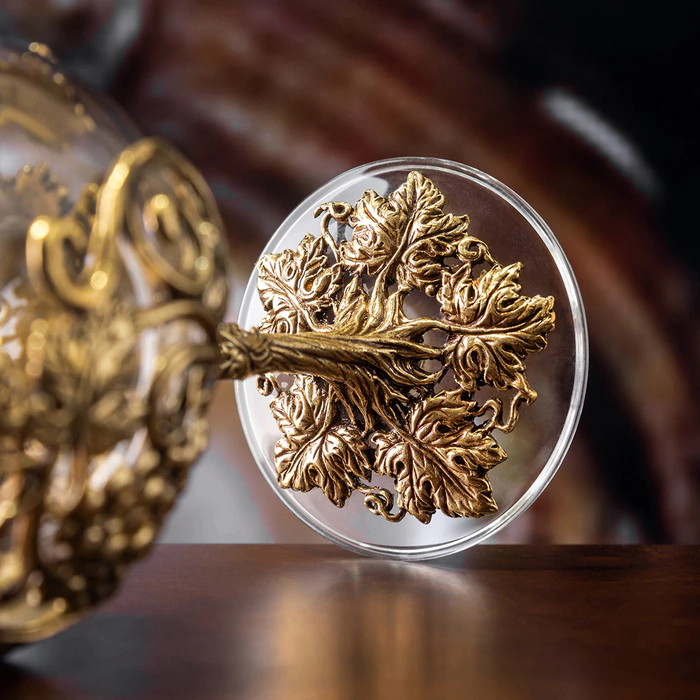 A set of Loza Royal wine glasses, in a gift box