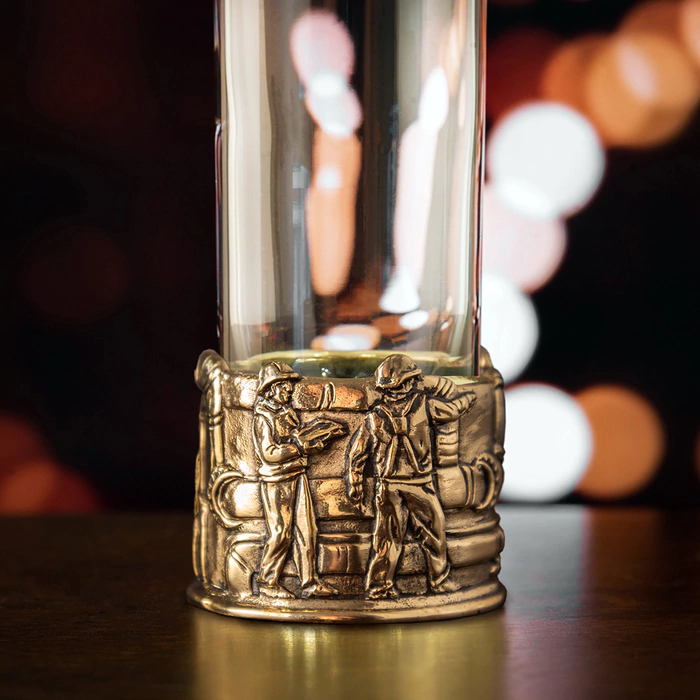Gazovik vodka set for 6 people, in a wooden box