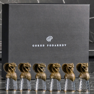 A set of stacks of Snake shifters for 6 people, in a box