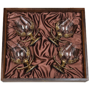 Set for cognac "Soaring Eagle" for 4 persons, in a wooden box