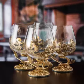 Set for cognac "Soaring Eagle" for 4 persons, in a wooden box