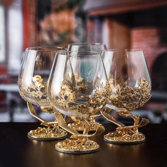 Set for cognac "Soaring Eagle" for 4 persons, in a wooden box