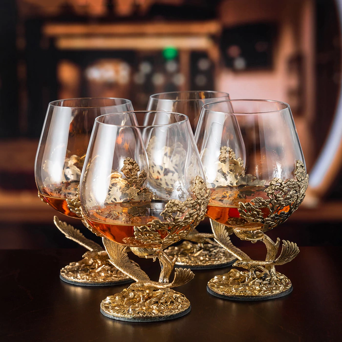 Set for cognac "Soaring Eagle" for 4 persons, in a wooden box