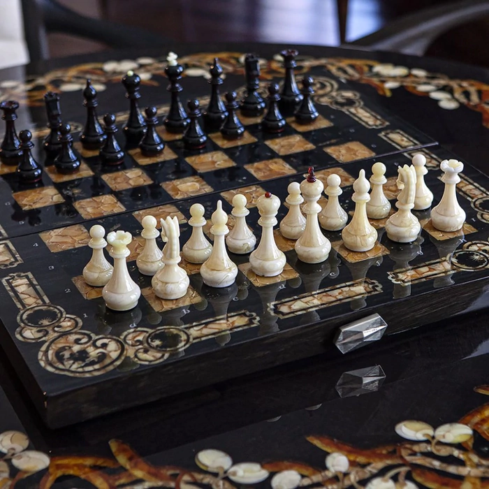 Chess made of amber and stained oak "Arabesque-Marine"